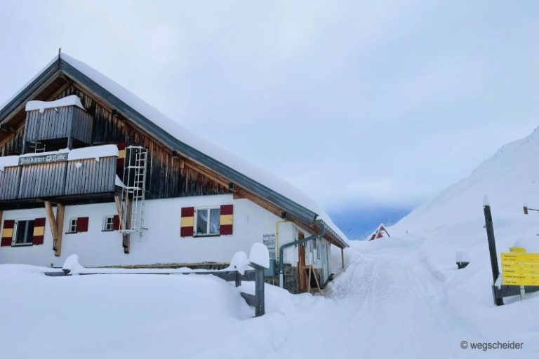 Potsdamer Hütte im Sellraintal auf 2.009 m